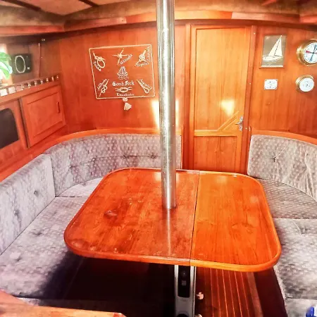 A Night On A Yacht Bådhotel *